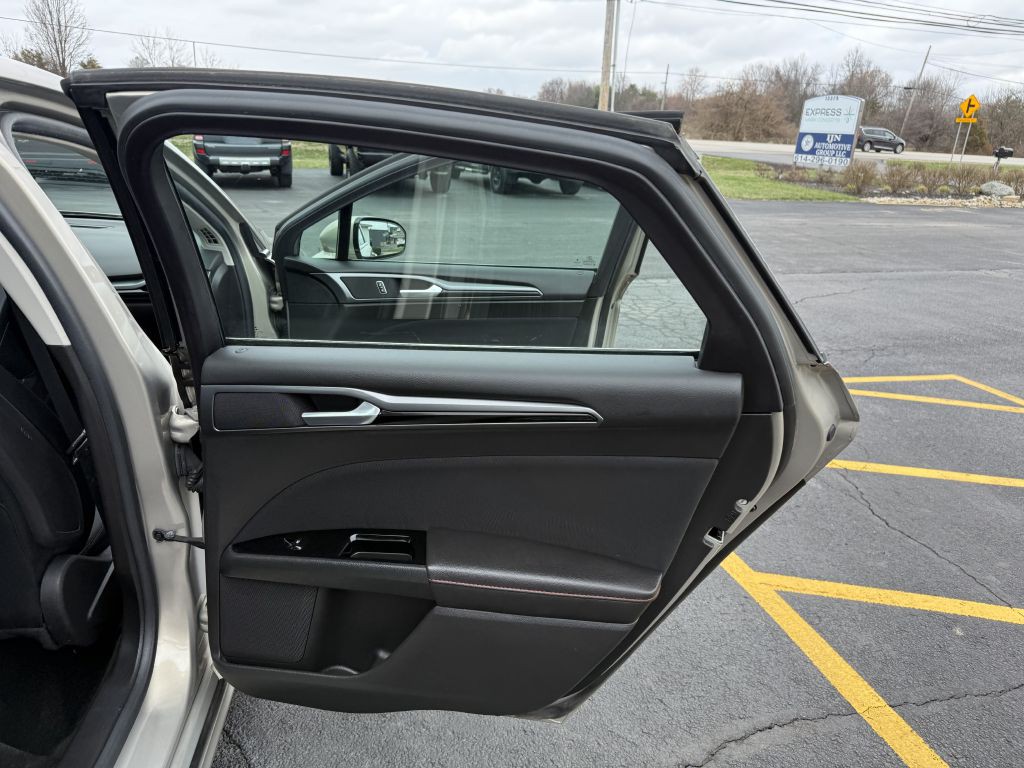 2015 Ford Fusion Image 17