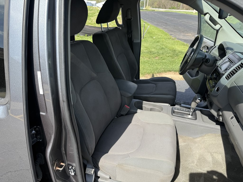 2016 Nissan Frontier Image 8