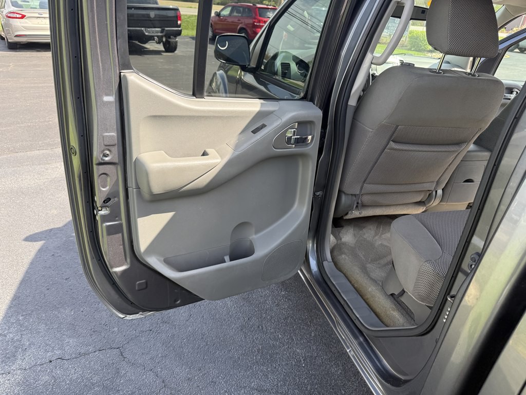 2016 Nissan Frontier Image 15