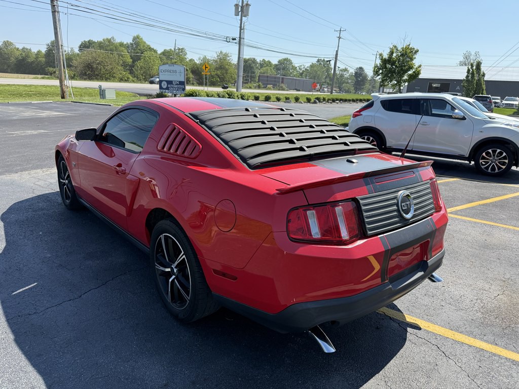 2010 Ford Mustang Image 3