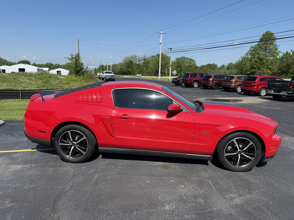 2010 Ford Mustang Image 20