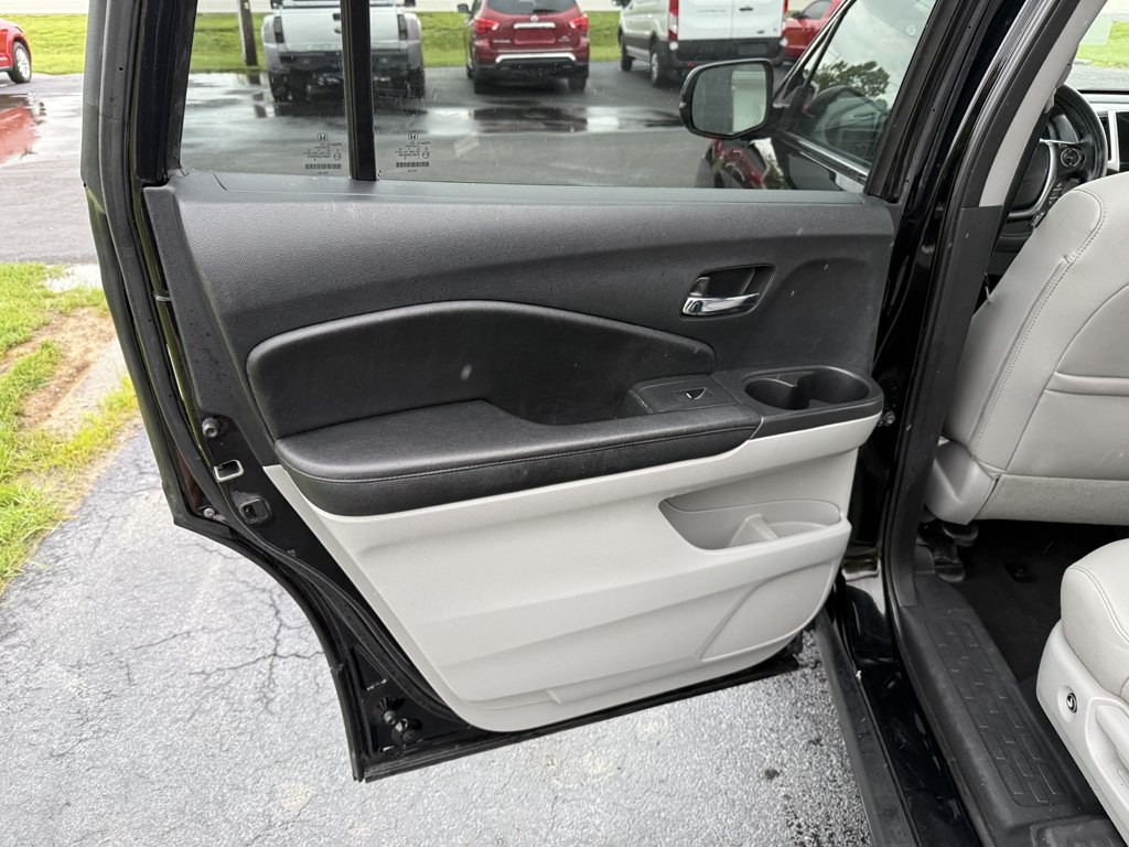 2016 Honda Pilot Image 17