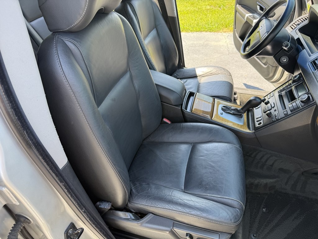 2007 Volvo XC90 Image 8