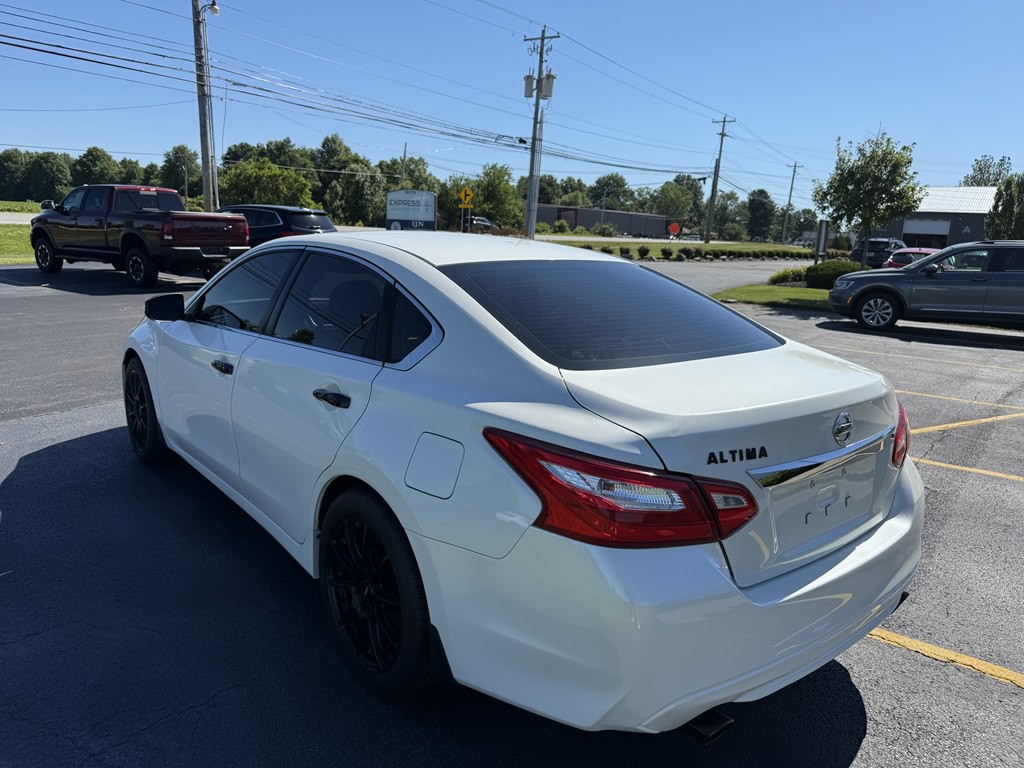 2016 Nissan Altima Image 3