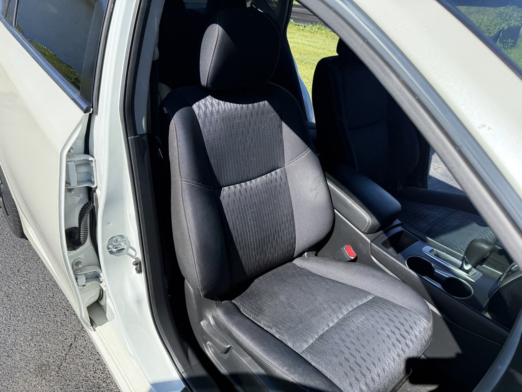 2016 Nissan Altima Image 8