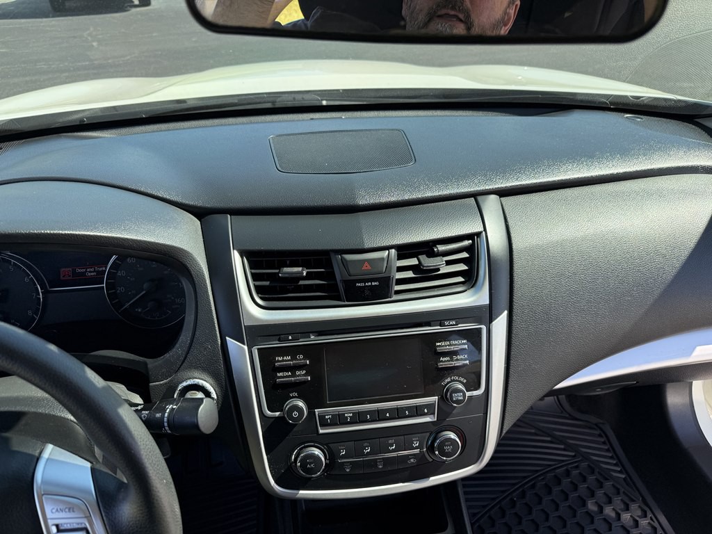 2016 Nissan Altima Image 13