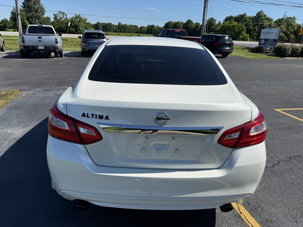 2016 Nissan Altima Image 22