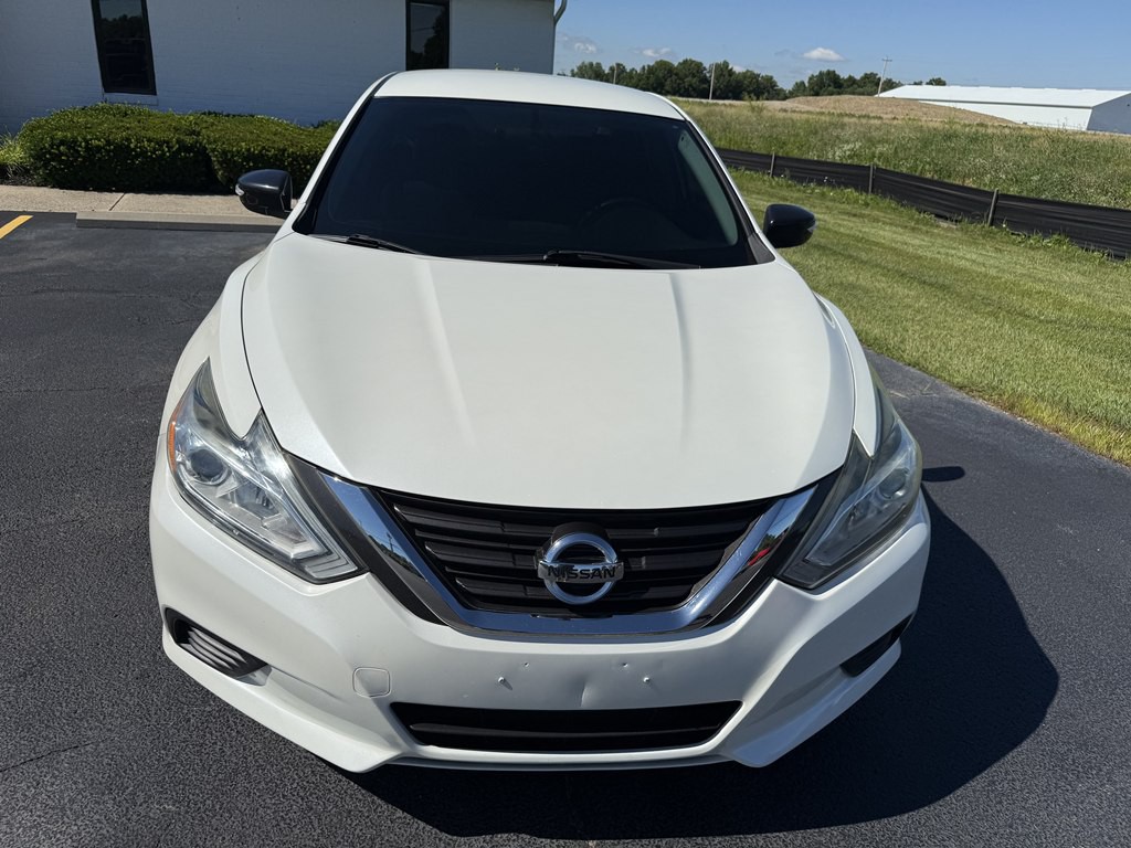 2016 Nissan Altima Image 24