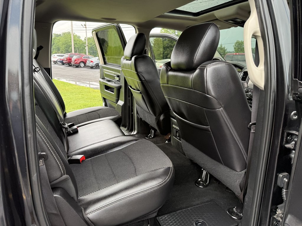 2016 RAM 1500 Image 9