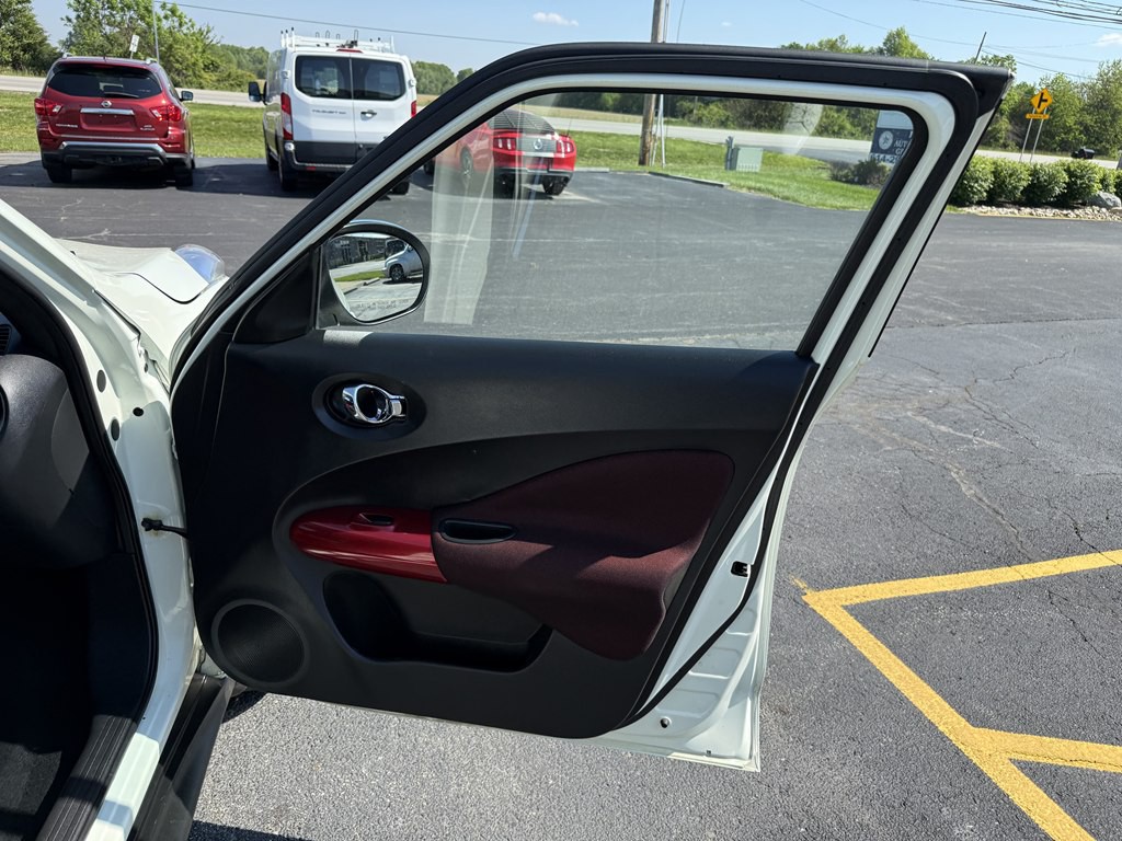 2012 Nissan Juke Image 18