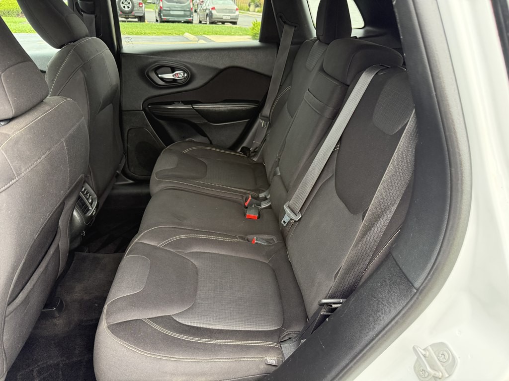 2015 Jeep Cherokee Image 7