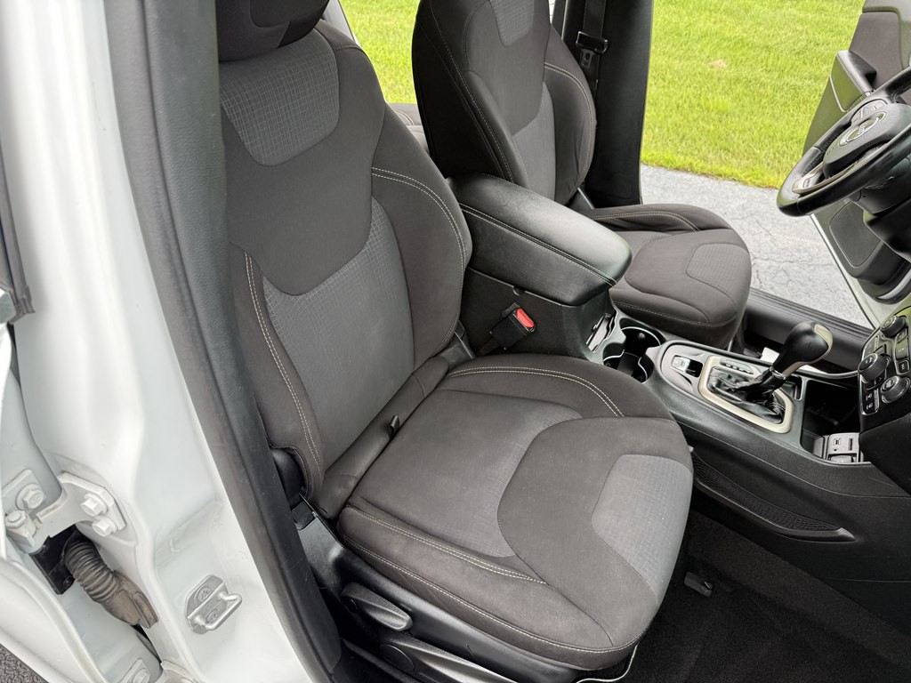 2015 Jeep Cherokee Image 8