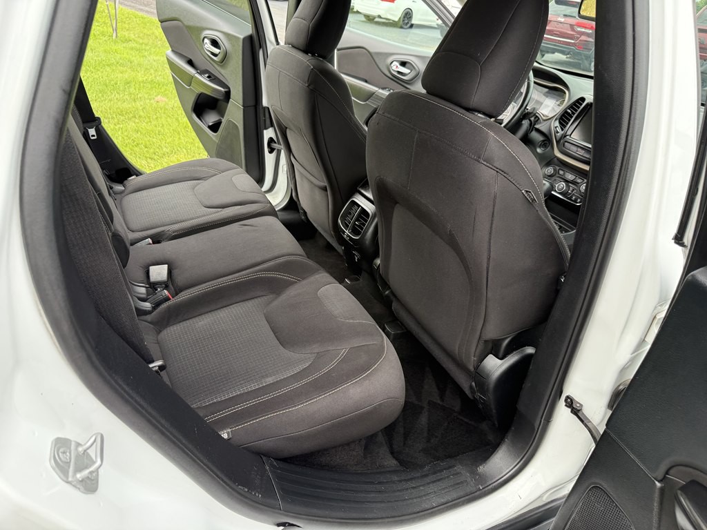 2015 Jeep Cherokee Image 9