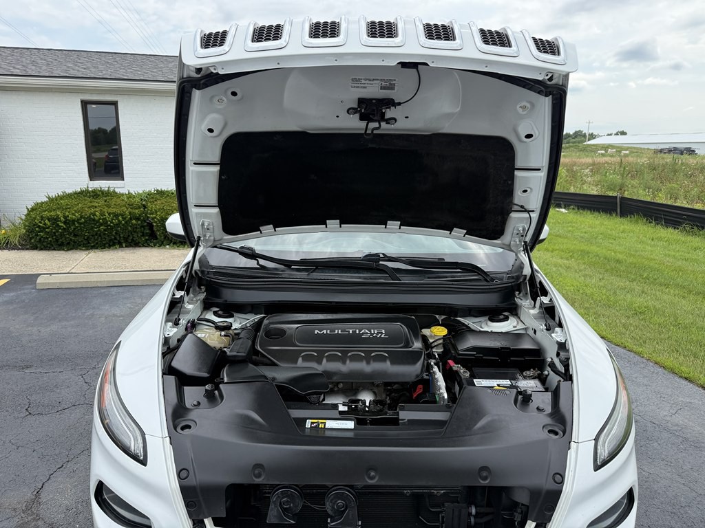 2015 Jeep Cherokee Image 18