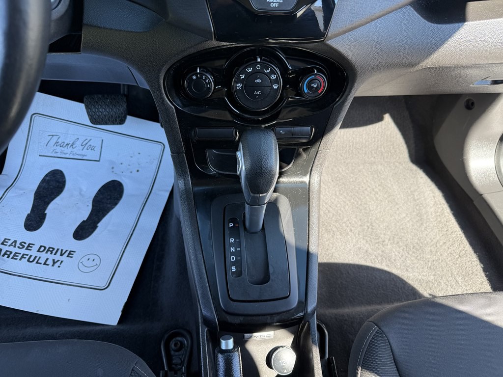2015 Ford Fiesta Image 12