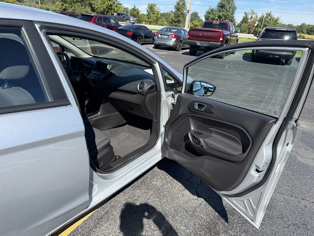 2015 Ford Fiesta Image 17