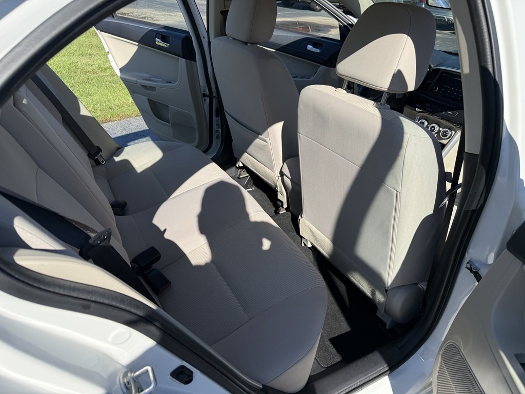 2016 Mitsubishi Lancer Image 9