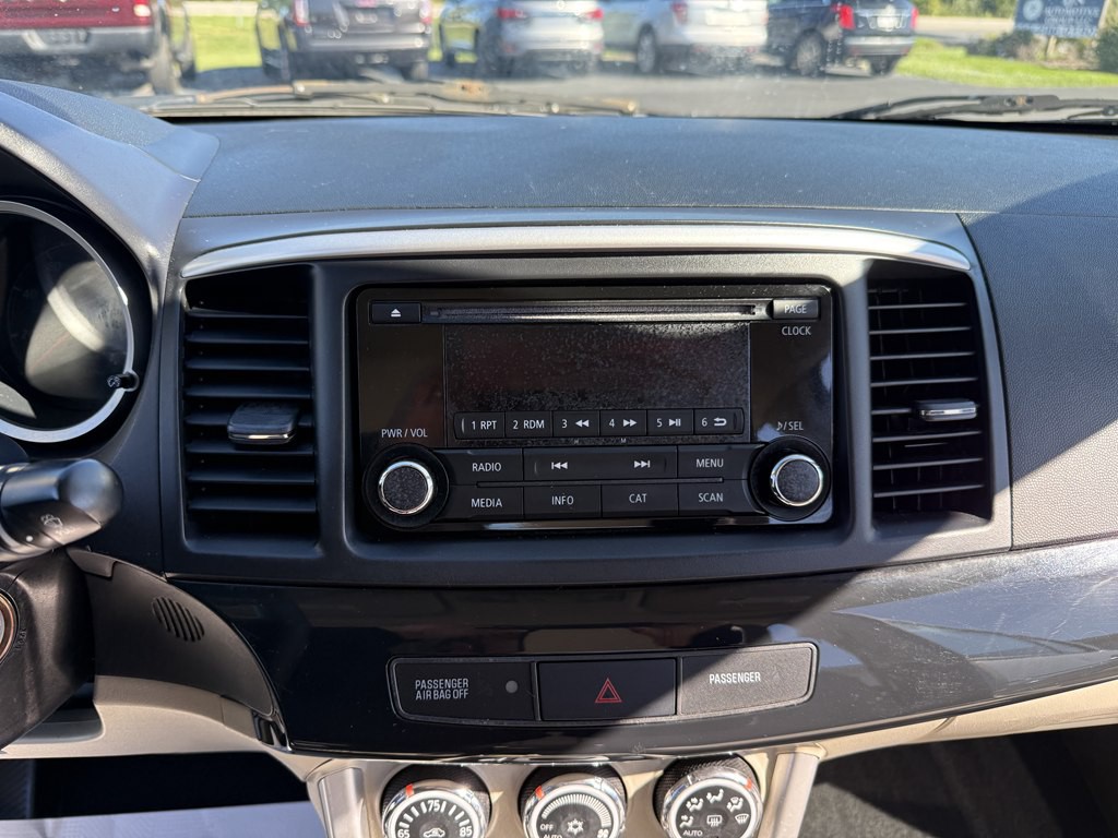 2016 Mitsubishi Lancer Image 11