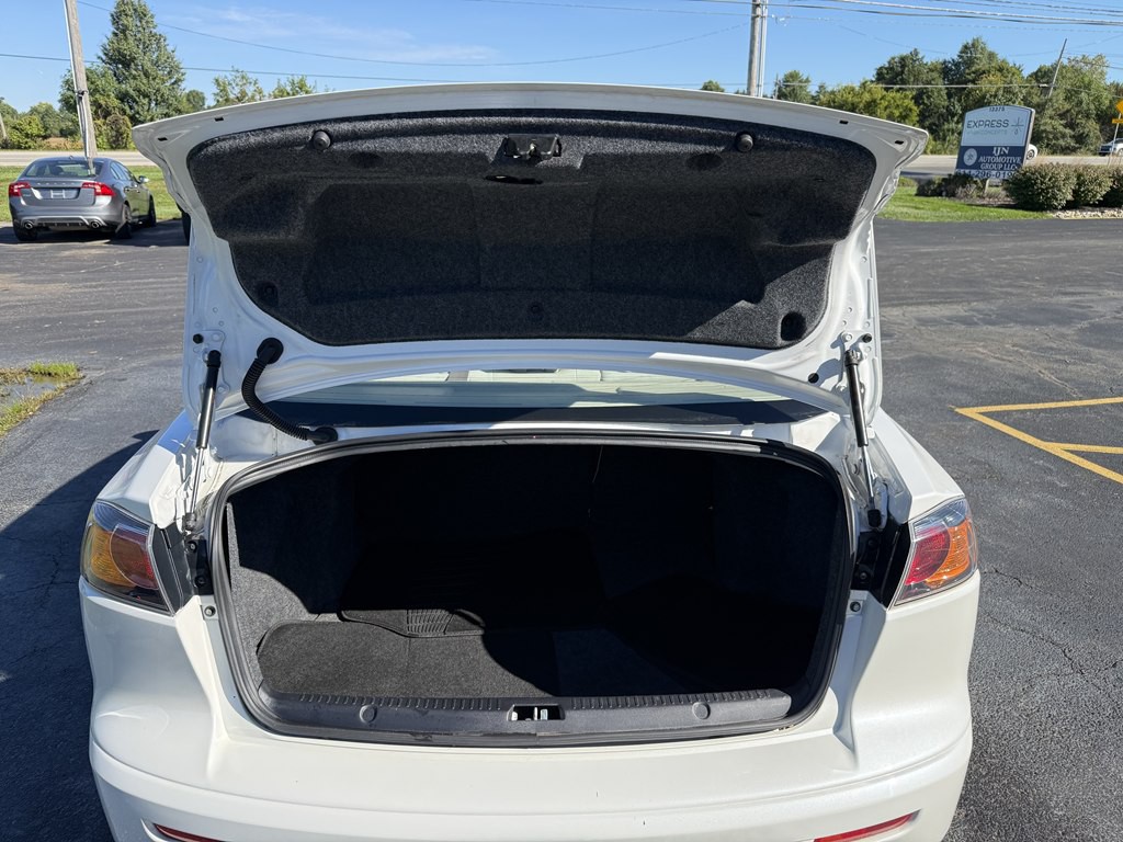 2016 Mitsubishi Lancer Image 18