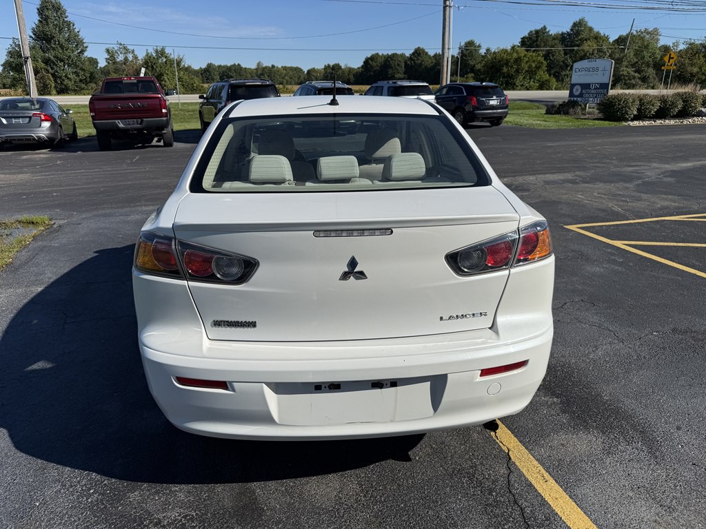 2016 Mitsubishi Lancer Image 21