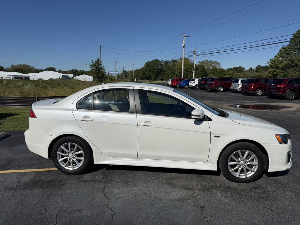 2016 Mitsubishi Lancer Image 22