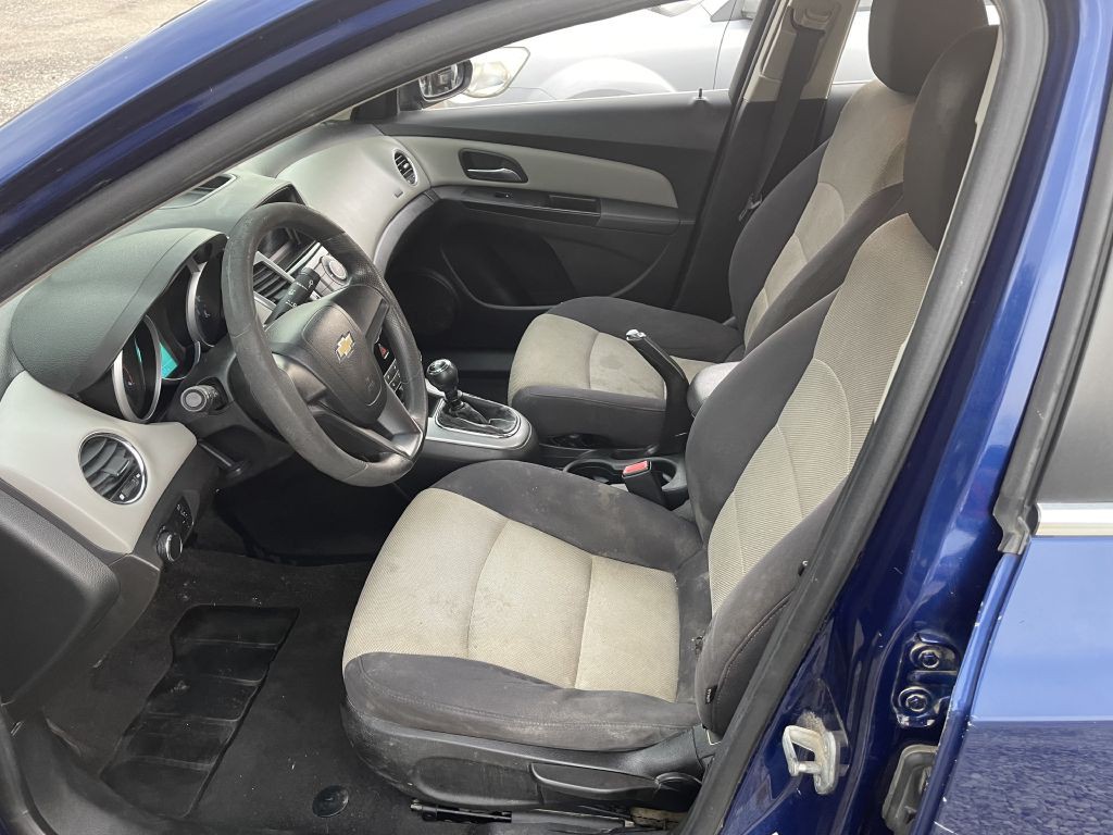2012 Chevrolet Cruze Image 8