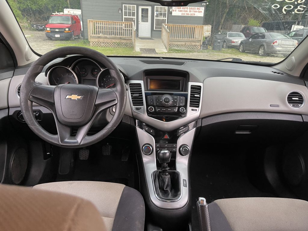 2012 Chevrolet Cruze Image 10