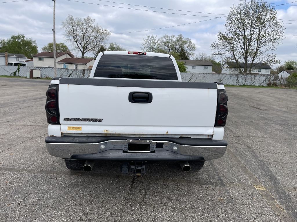 2006 Chevrolet Silverado 1500 Image 2