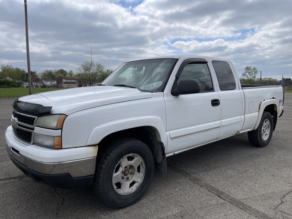 2006 Chevrolet Silverado 1500 Image 3