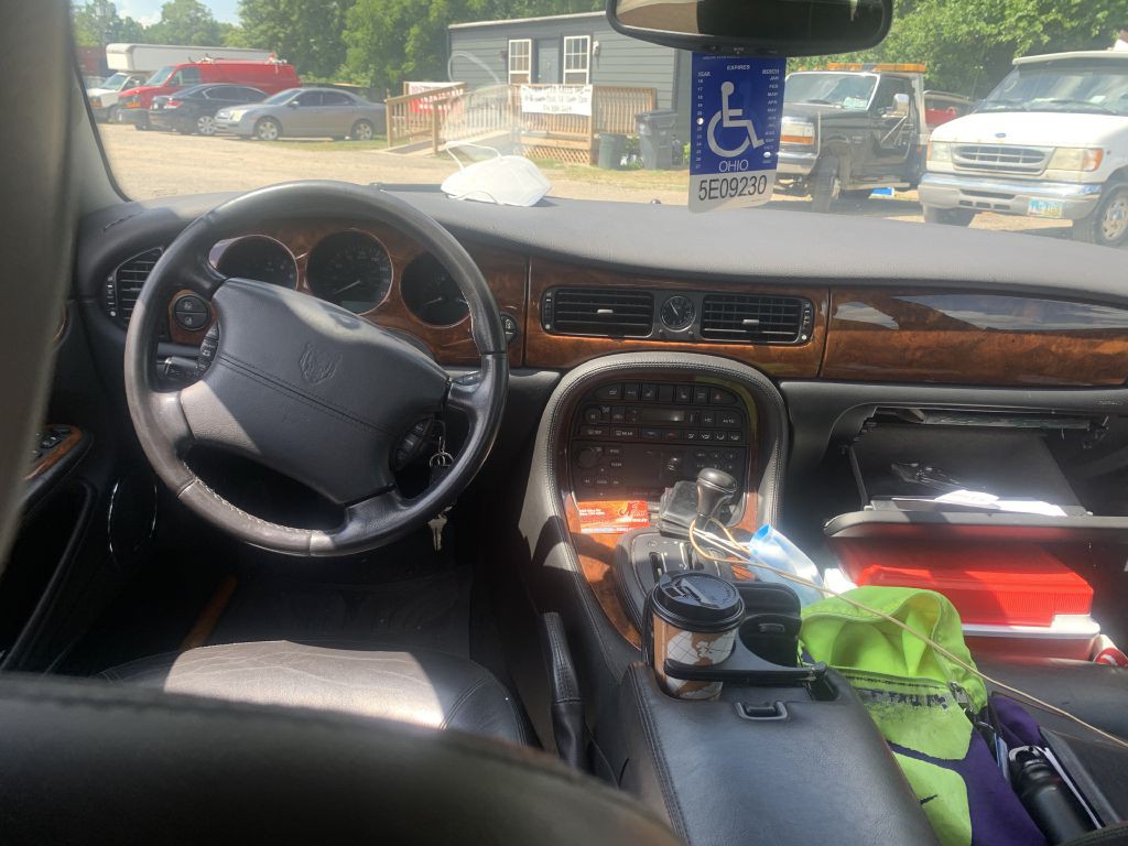 2001 Jaguar XJ Image 9