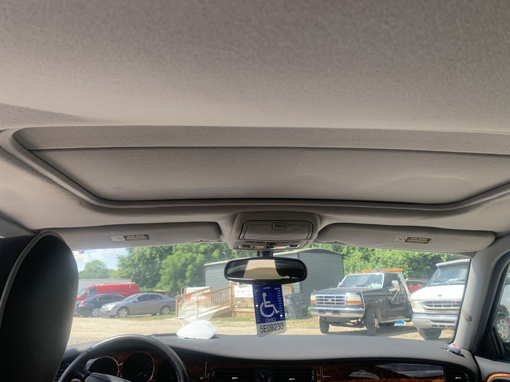 2001 Jaguar XJ Image 10