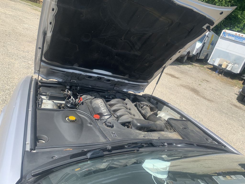 2001 Jaguar XJ Image 11