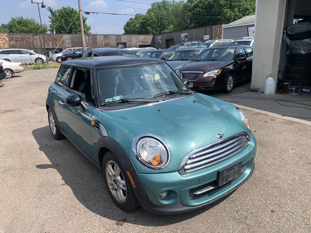2012 MINI Cooper Image 2