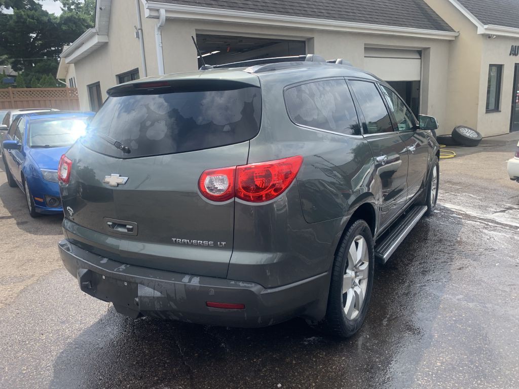 2011 Chevrolet Traverse Image 5