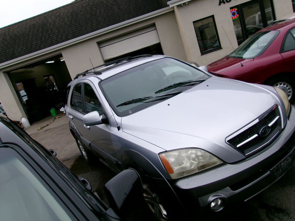 2004 Kia Sorento Image 2