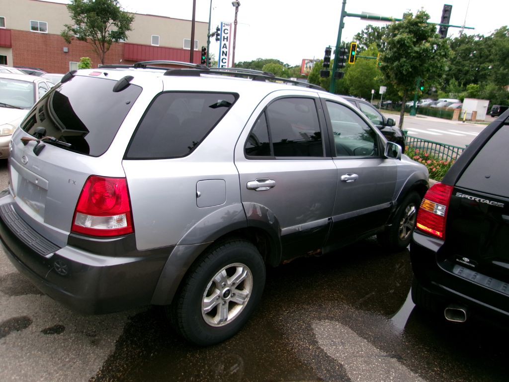 2004 Kia Sorento Image 4