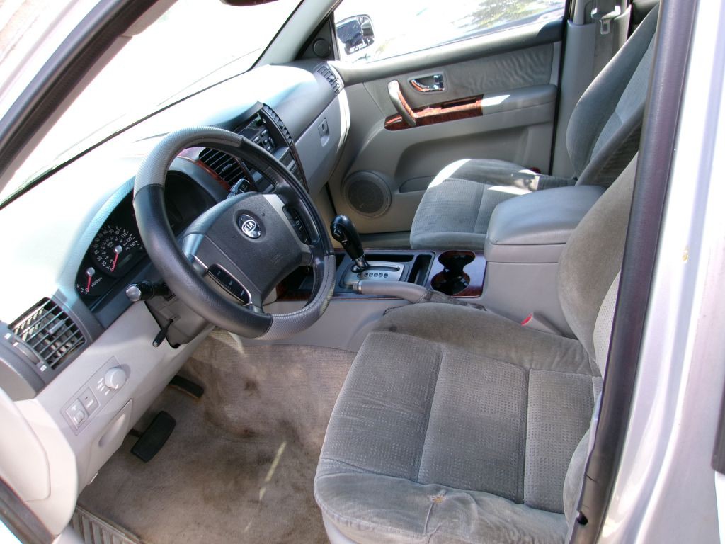 2004 Kia Sorento Image 6