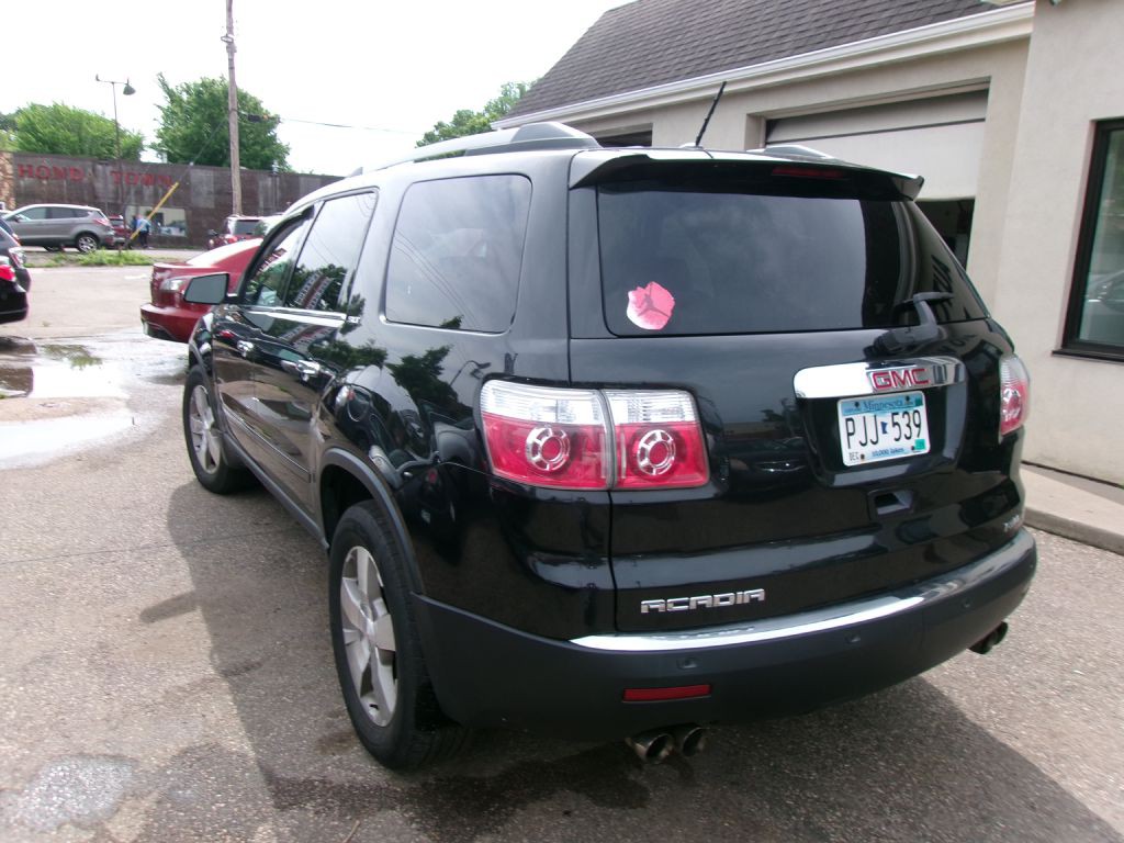 2010 GMC Acadia Image 3
