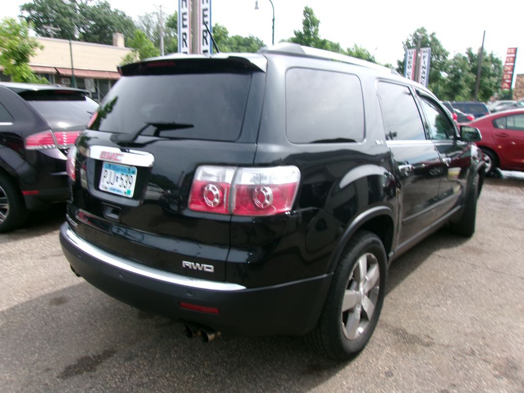 2010 GMC Acadia Image 4