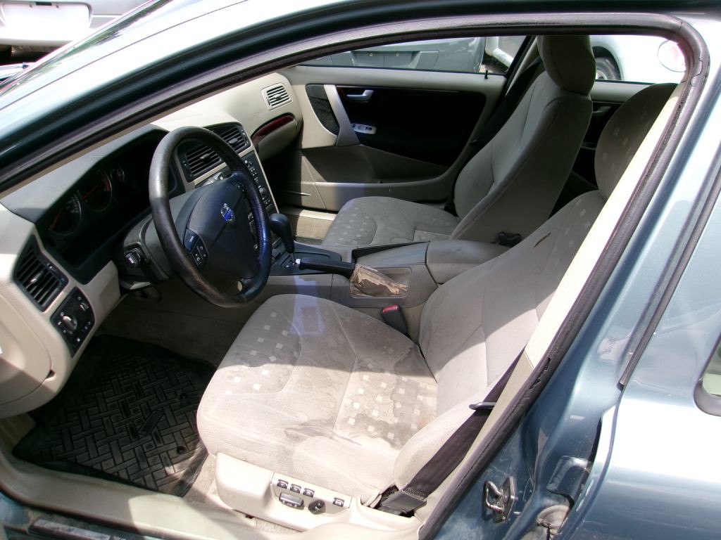 2004 Volvo S60 Image 6