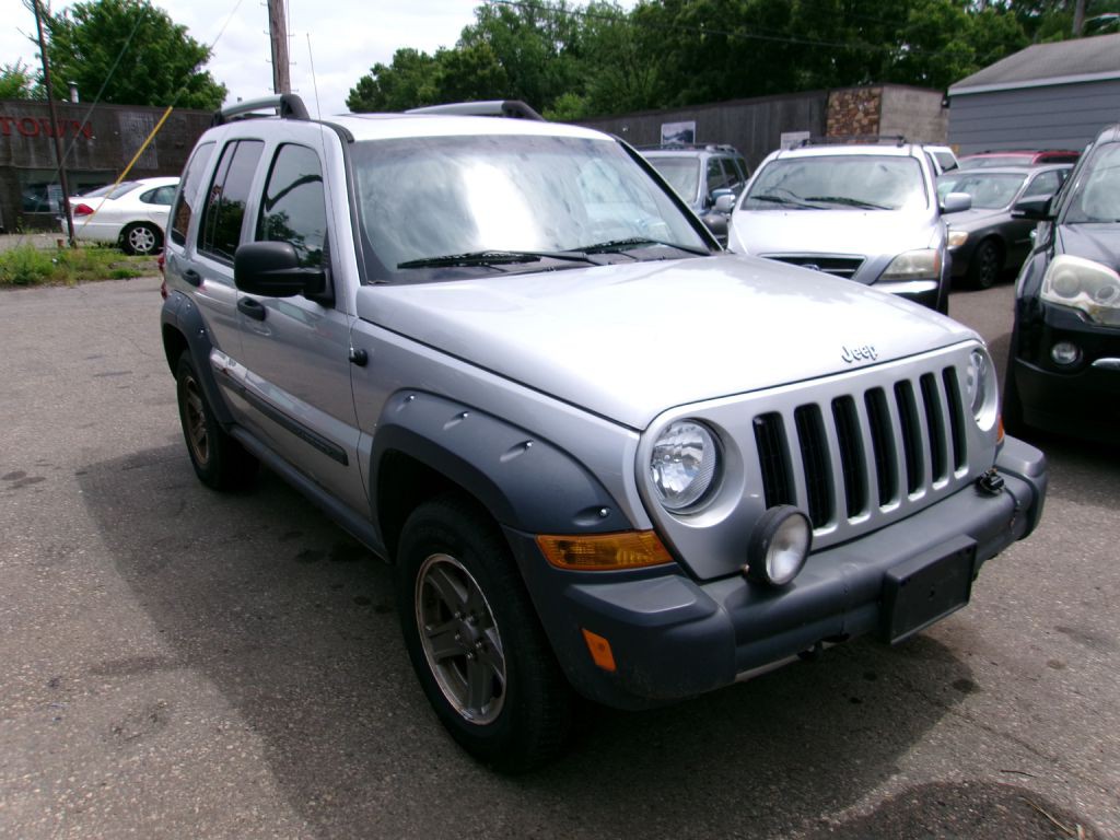 2005 Jeep Liberty Image 3