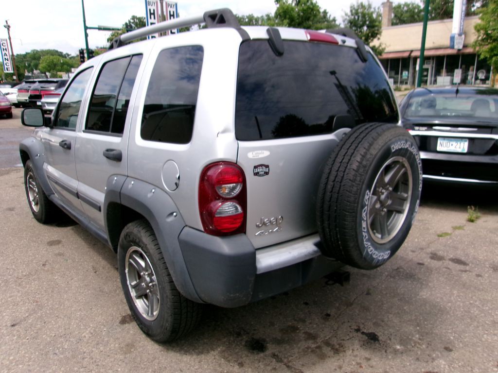 2005 Jeep Liberty Image 5