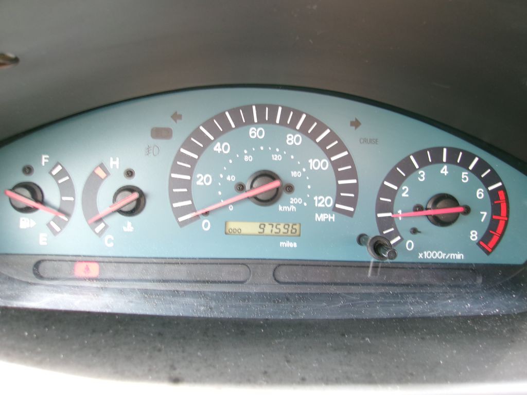 2002 Mitsubishi Galant Image 8
