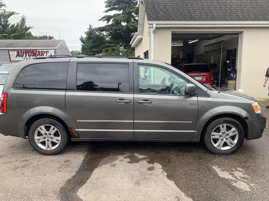 2010 Dodge Grand Caravan Image 4