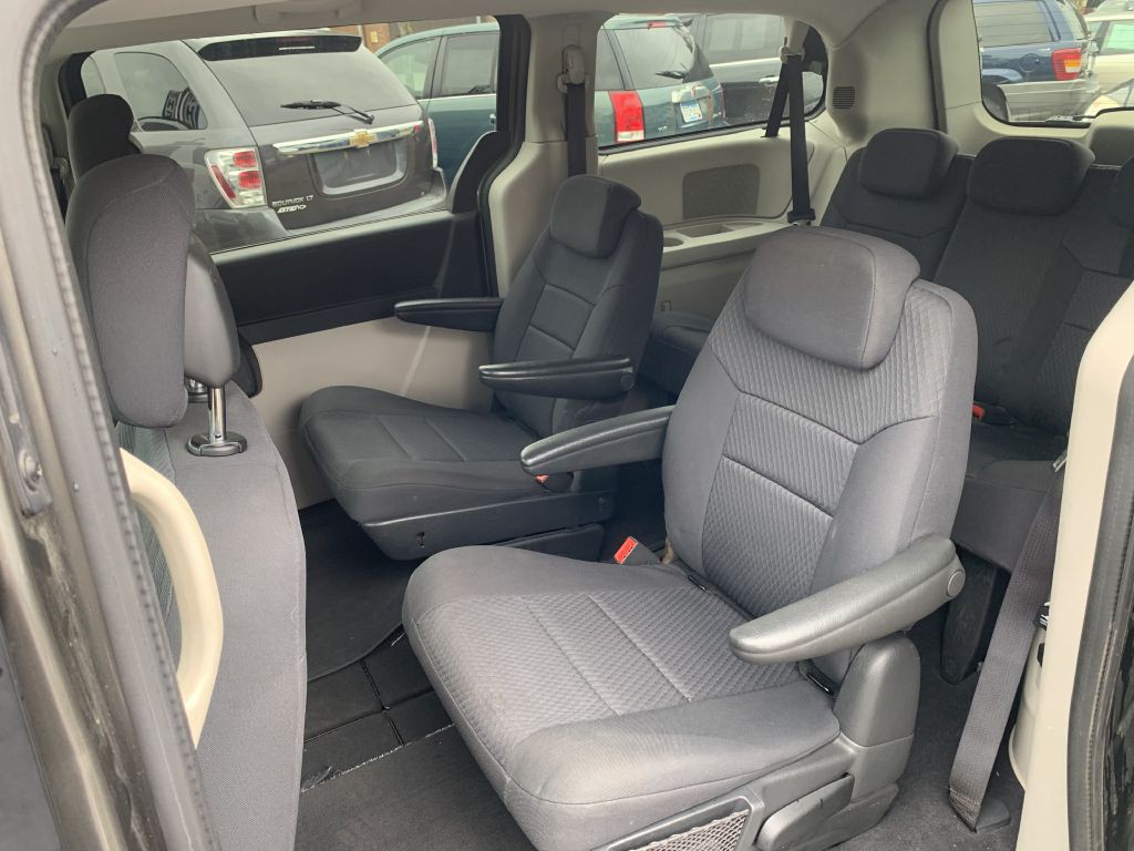 2010 Dodge Grand Caravan Image 8