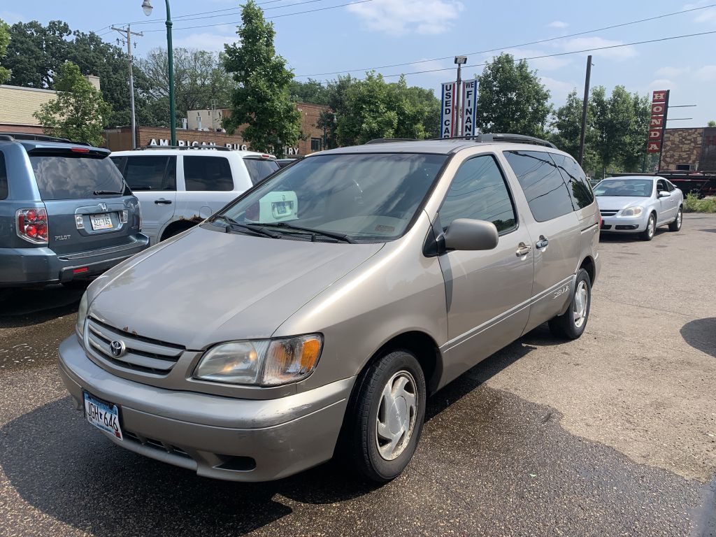 2002 Toyota Sienna Image 3