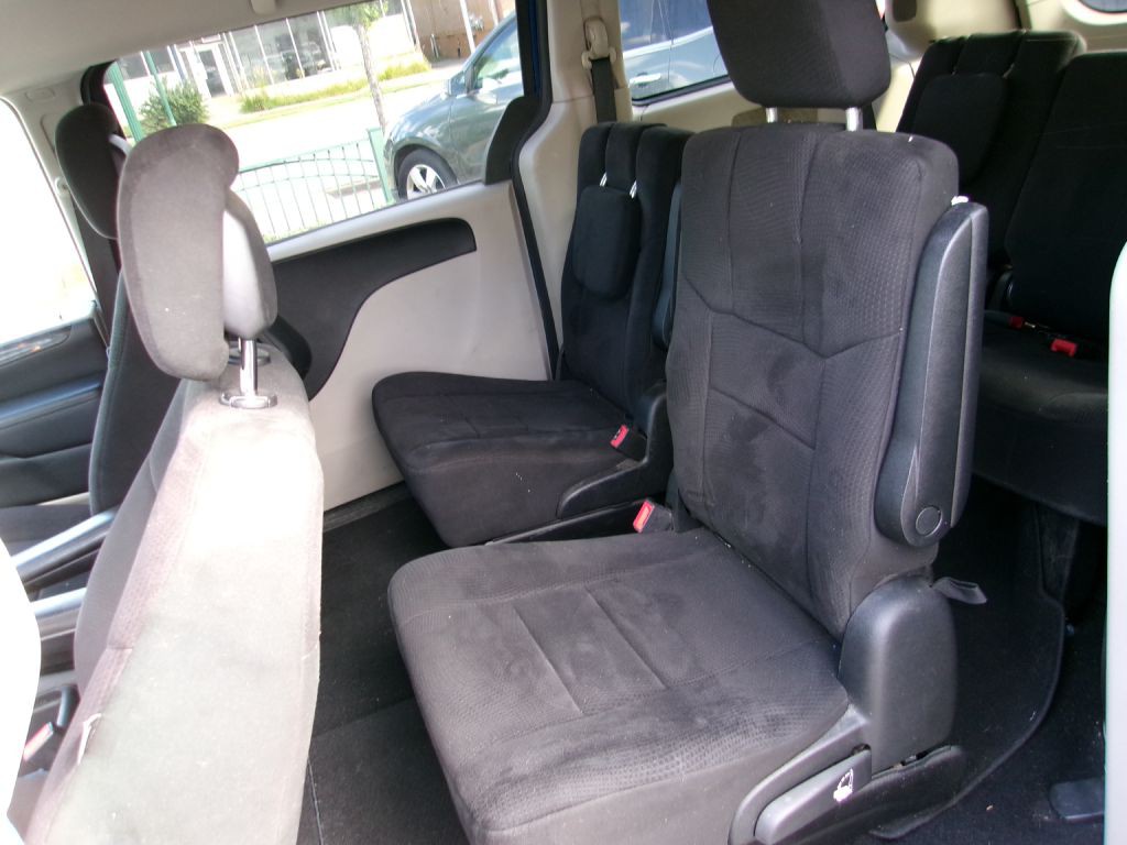 2011 Dodge Grand Caravan Image 7