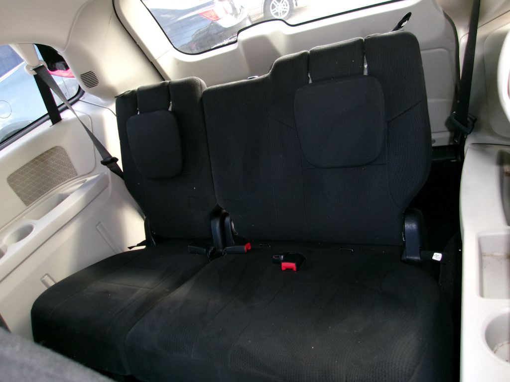 2011 Dodge Grand Caravan Image 8