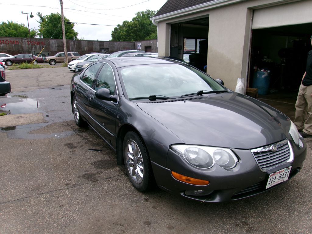 2004 Chrysler 300M Image 3