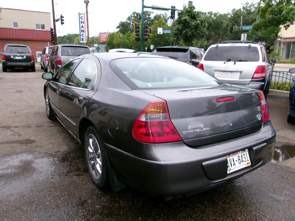 2004 Chrysler 300M Image 4